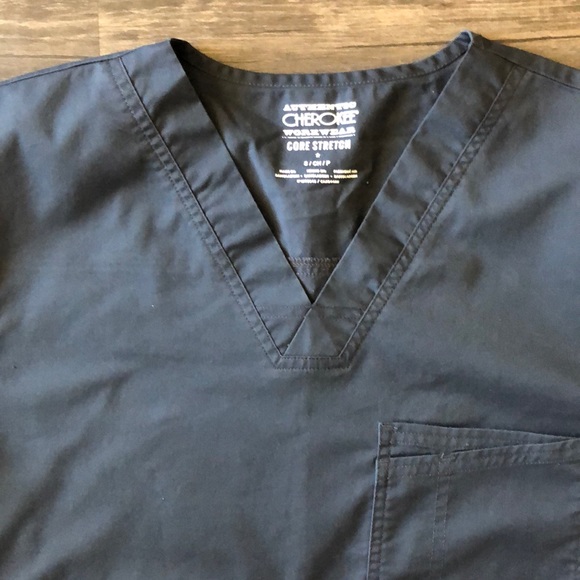 Cherokee Workwear Gray Scrub Top size Small - Picture 3 of 5